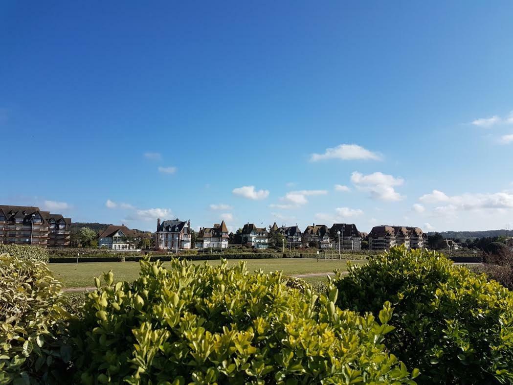 Appartement Residence Le Fairway Deauville Esterno foto